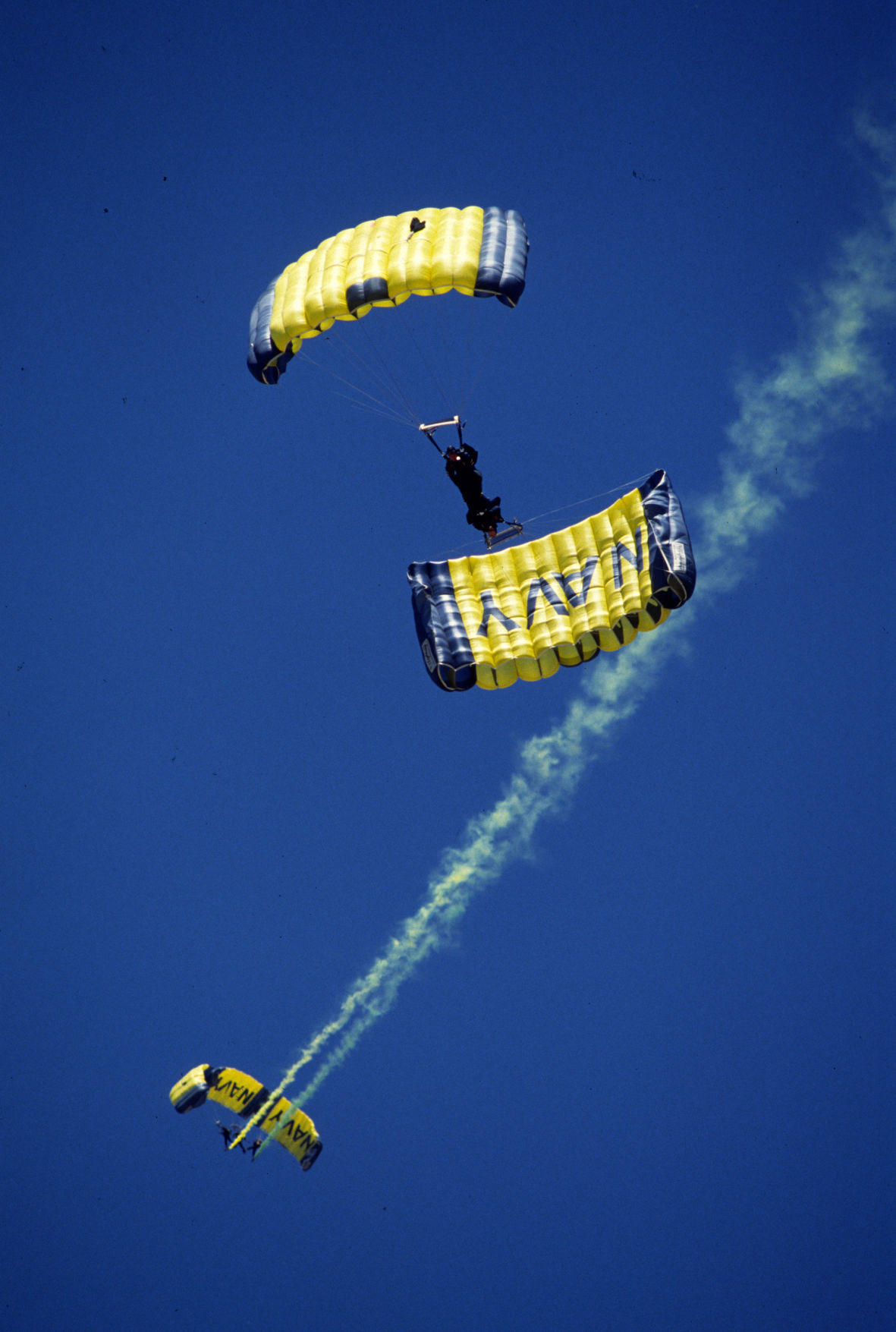 Navy Leap Frogs parachute team, 1994